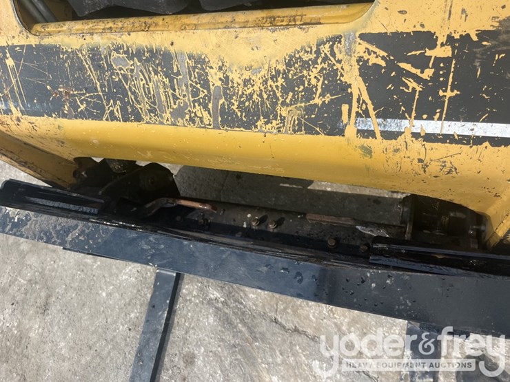 caterpillar-216b-image-16