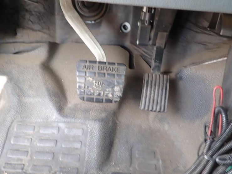 2013-ford-f650-image-21