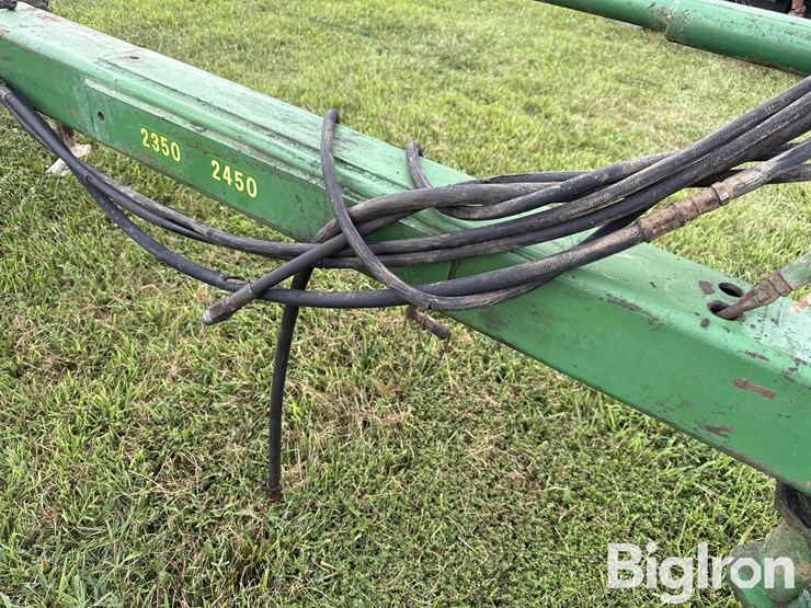 john-deere-2350-2450-image-12