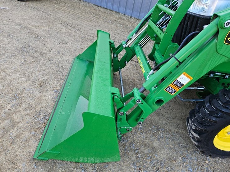 john-deere-3033r-image-11