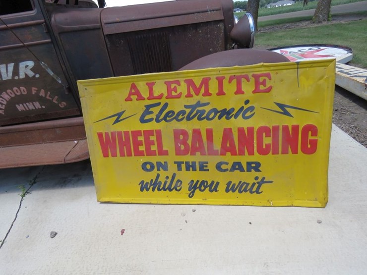 alemite-embossed-tin-sign-image-1