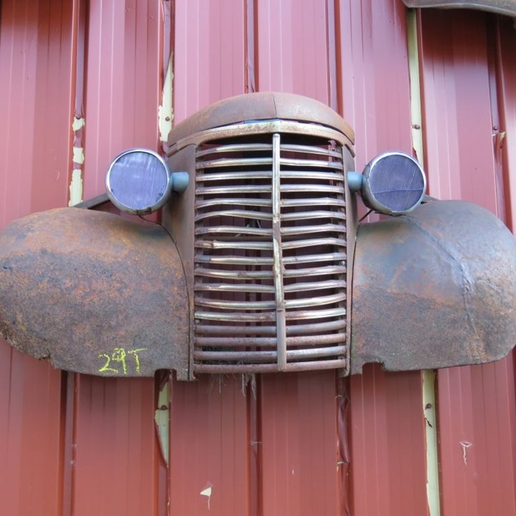 KB Series International Front Clip Wall Hanger