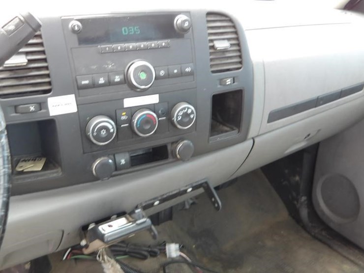 2011-chevrolet-silverado-2500-image-20