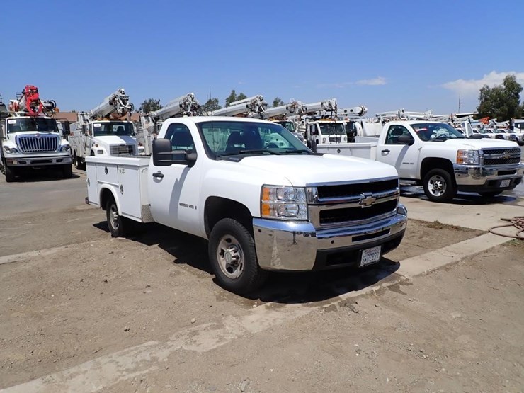 2009-chevrolet-silverado-2500-image-2