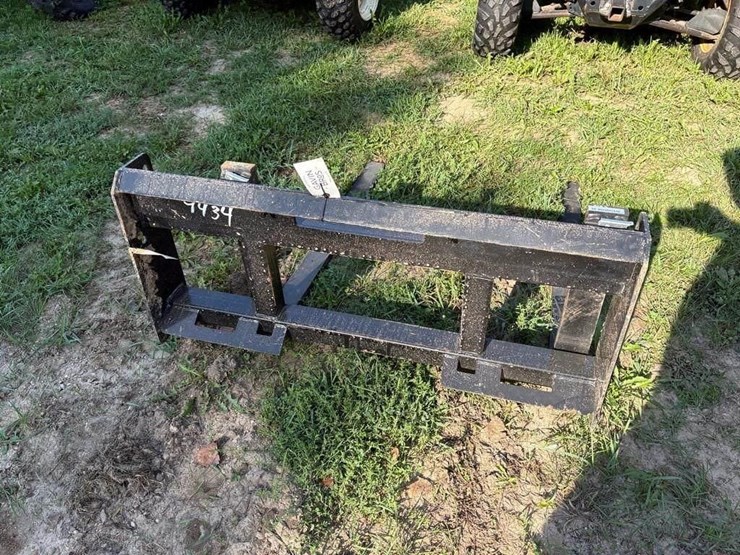new-universal-mount-pallet-forks-42"-image-3