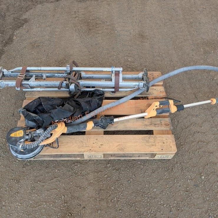 Accucraft Drywall Sander & Drywall Stilits