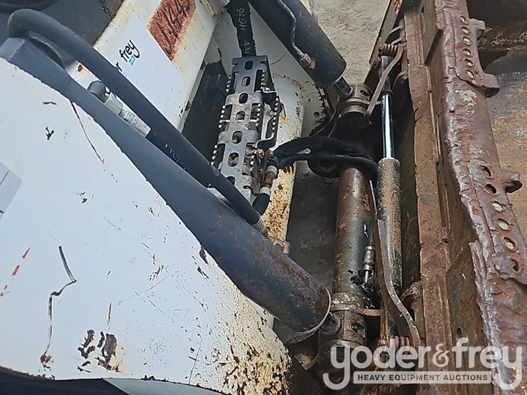 2020-bobcat-t870-image-23