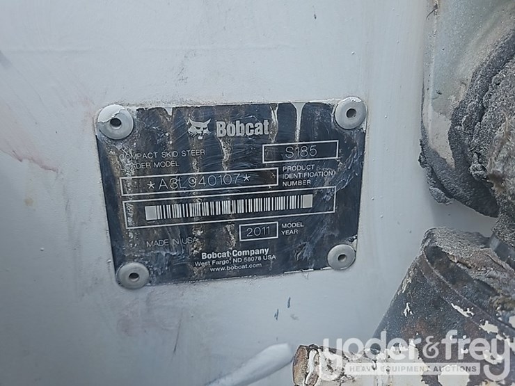 2011-bobcat-s185-image-35