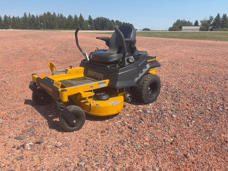 hustler-zero-turn-mower-image-5