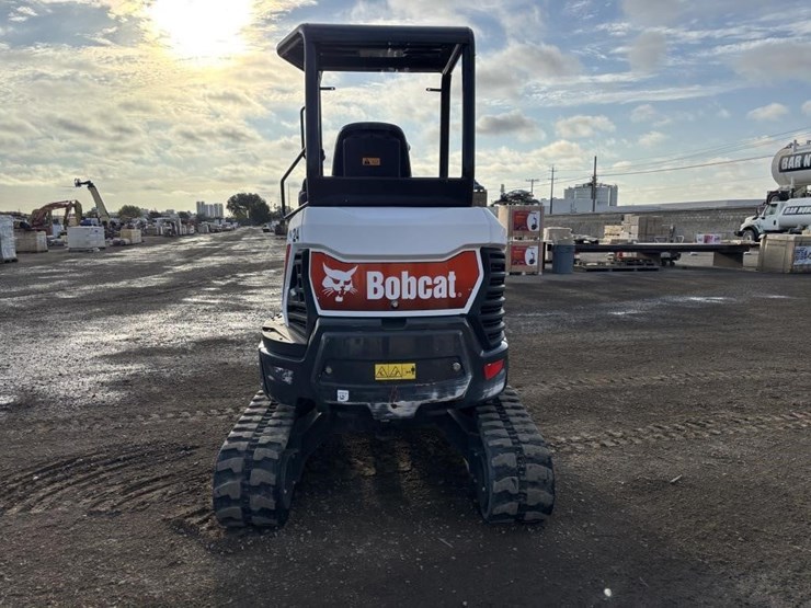 2021-bobcat-e26-image-8