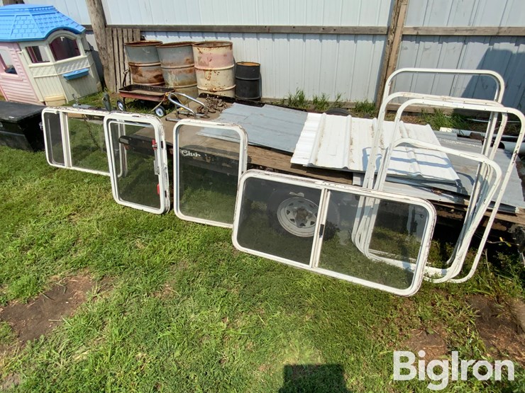 aluminum-camper-windows-image-6