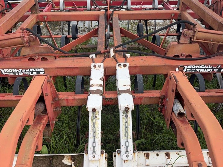 kongskilde-field-cultivator,-single-harrow,-with-double-rolling-baskets-image-10