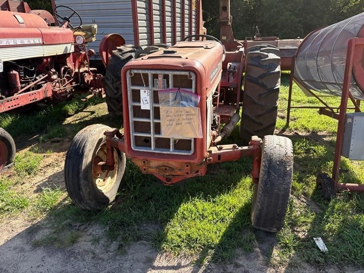 ih-574-gas-tractor-image-3
