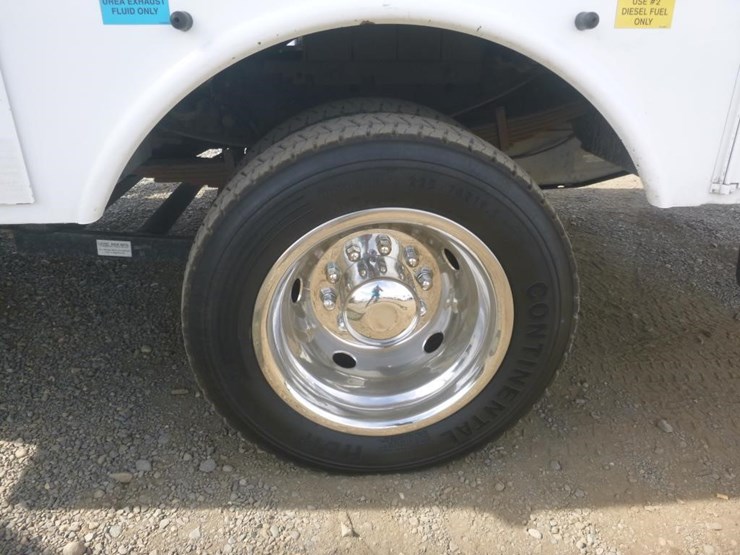 2013-ford-f550-image-33