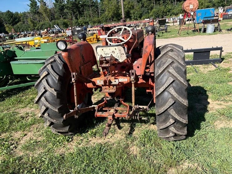 allis-chalmers-d15-series-ii-tractor-image-5