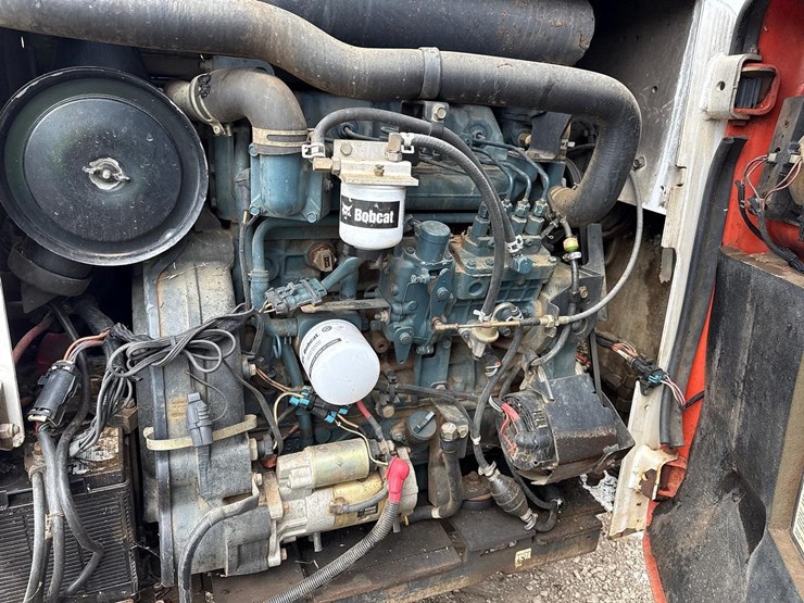 2007-bobcat-t320-image-15