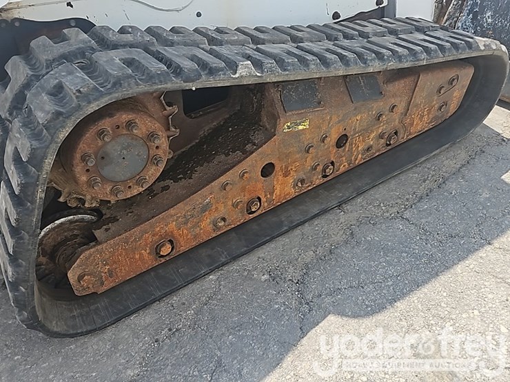 2016-bobcat-t870-image-13
