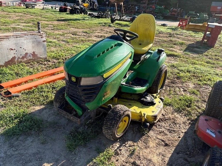 2018-john-deere-x590-image-2
