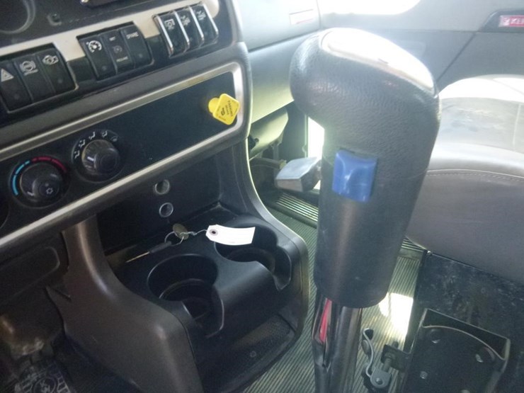 2011-kenworth-t400-image-16