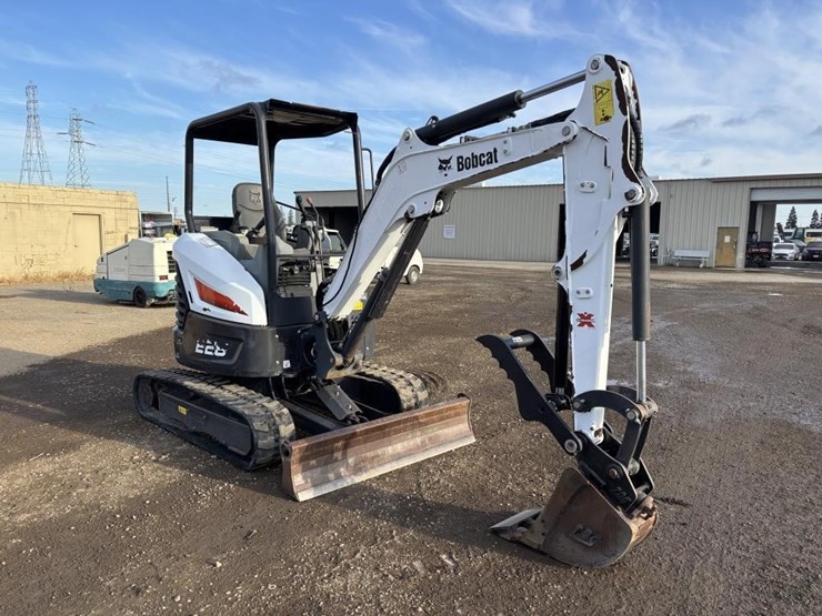 2021-bobcat-e26-image-2