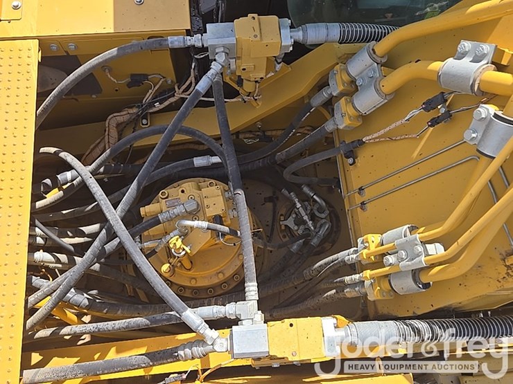 2019-caterpillar-336-image-49