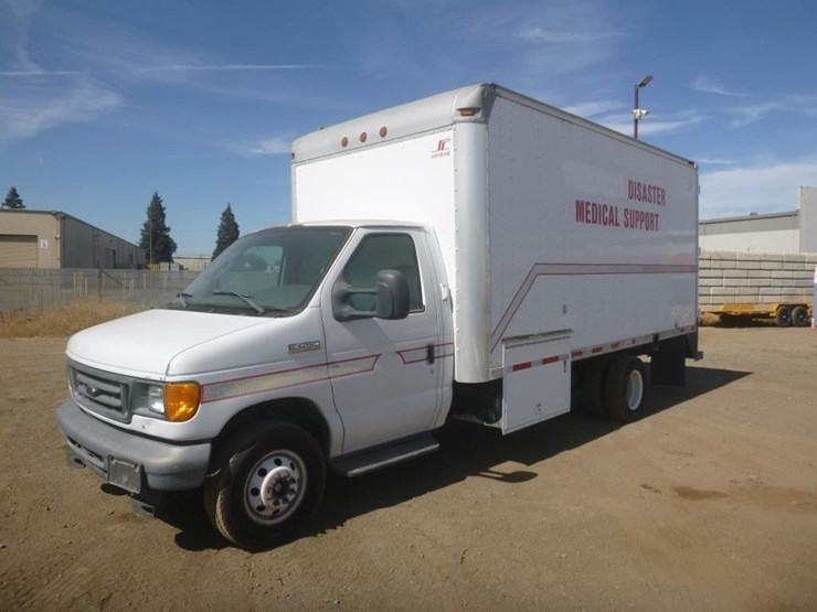 2007-ford-e450-image-1