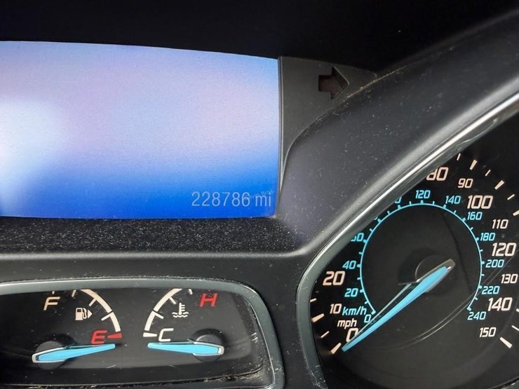 2013-ford-escape-titanium-image-7