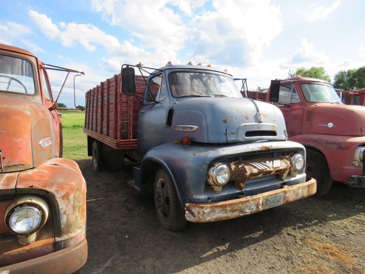 1954-ford-c600-image-1