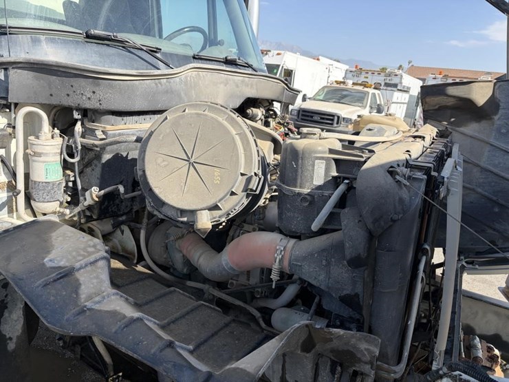 2006-international-7500-water-truck-image-8