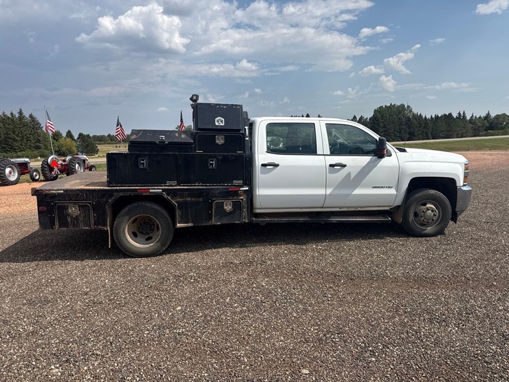 2018-chevrolet-silverado-3500hd-image-6