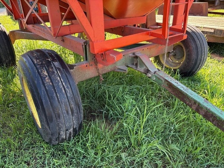 gravity-box-with-john-deere-gear-image-5