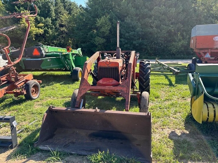 allis-chalmers-d15-series-ii-tractor-image-2