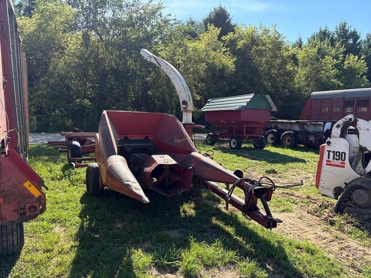 international-forage-harvester-image-3