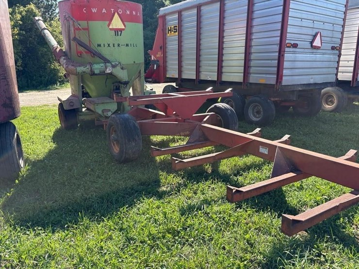 h&s-12-bale-tricycle-front-bale-trailer-image-5