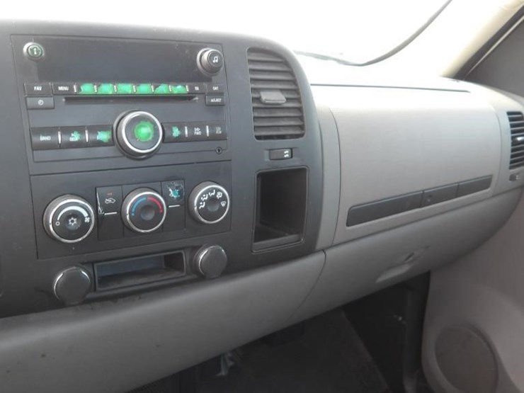 2009-chevrolet-silverado-2500-image-16
