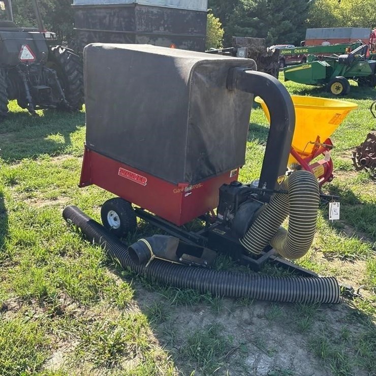 Swisher Lawn Vac with 8.75 HP Engine