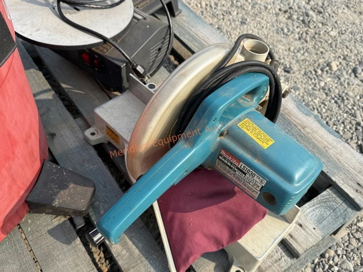 shop-&-tool-lot---see-description-image-13