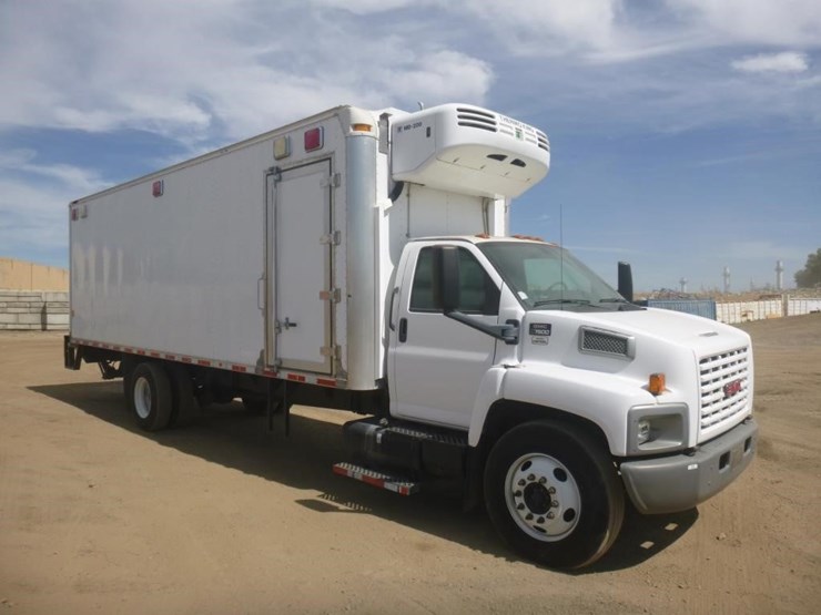 2008-gmc-c7500-reefer-box-truck-image-2