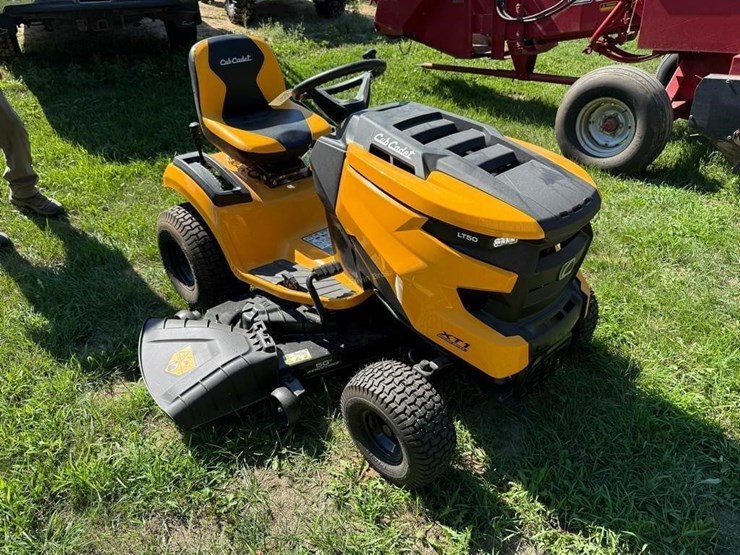 cub-cadet-lt50-riding-mower-image-1