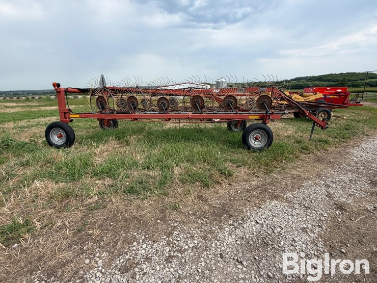 2009-massey-ferguson-3983-image-4