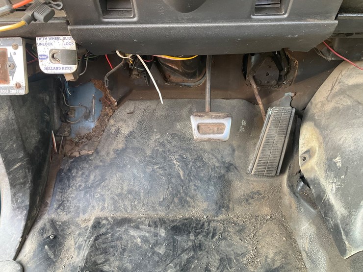 #1993-•-chevrolet-kodiak-single-axle-semi-tractor-image-96