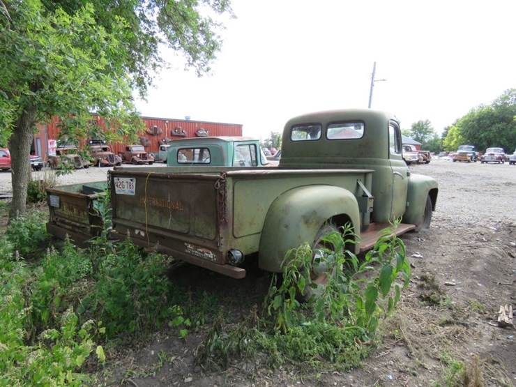 1953-international-r110-image-4