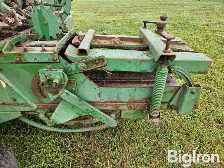 1960-john-deere-14t-image-16