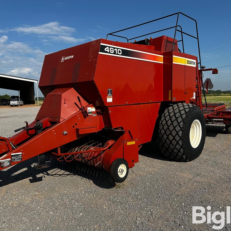 2003 HESSTON 4910