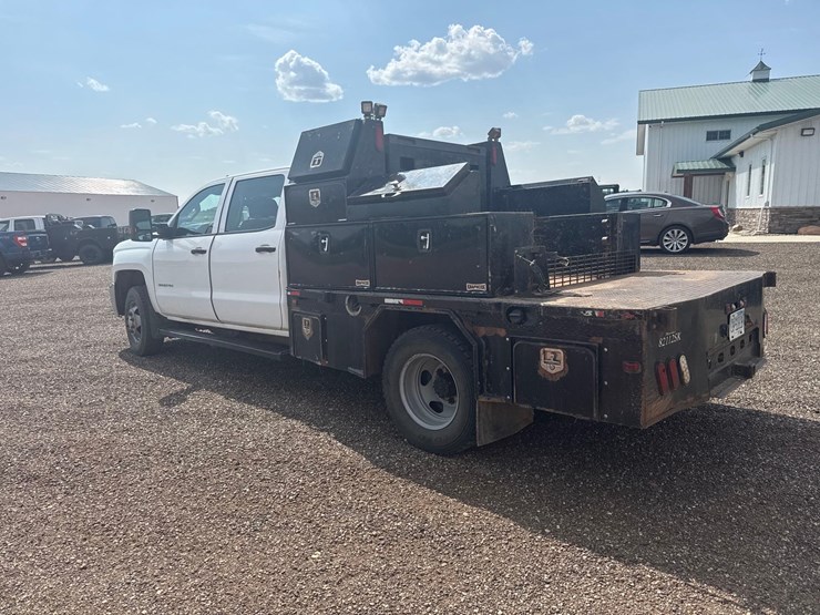 2018-chevrolet-silverado-3500hd-image-3