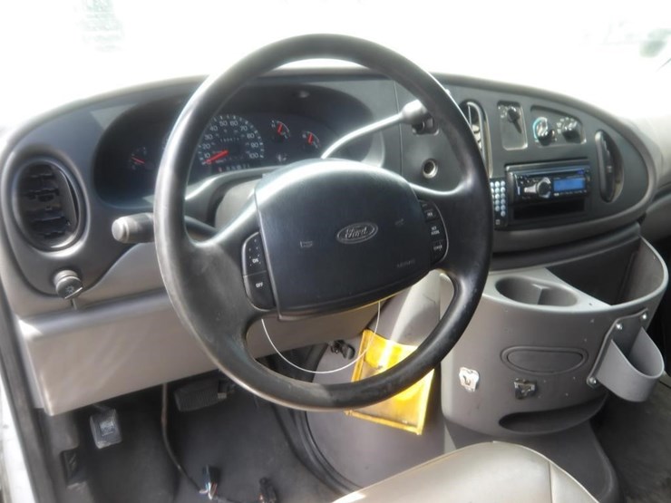 1998-ford-econoline-350-image-17