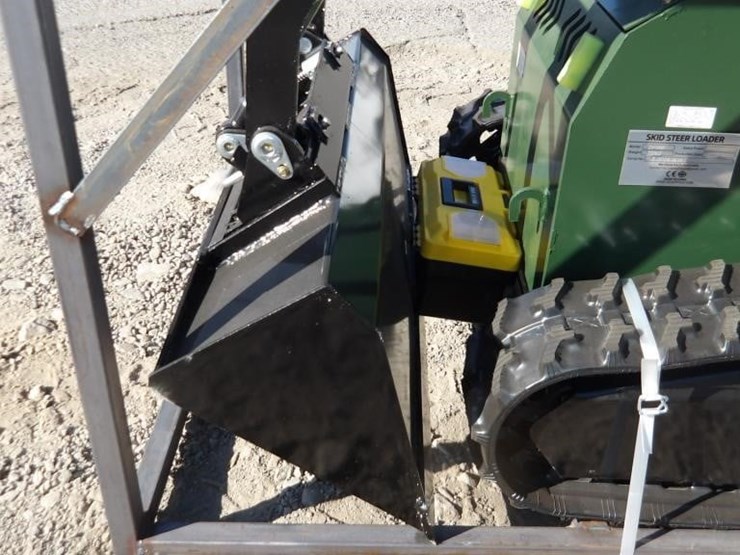 2026-zjz-380-skid-steer-track-loader-image-5