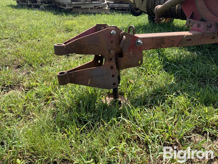 new-holland-270-image-9