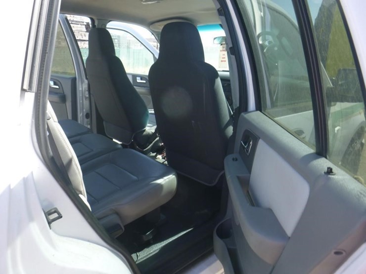 2005-ford-expedition-image-8