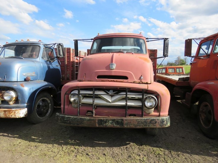 1955-ford-c600-image-2